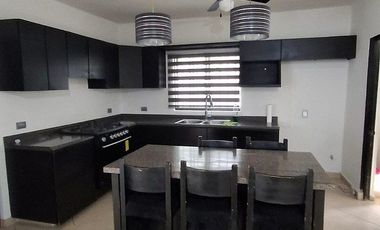 RENTA CASA EN EL CERCADO
