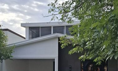 RENTA CASA EN EL CERCADO