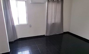 RENTA CASA EN EL CERCADO