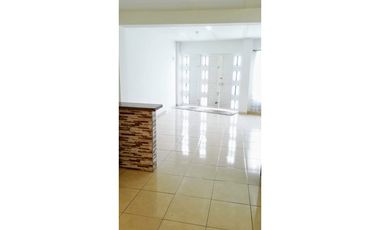 CASA EN VENTA PALMIRA BARRIO ALICANTO DOS PISOS
