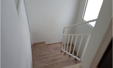 CASA EN VENTA PALMIRA BARRIO ALICANTO DOS PISOS