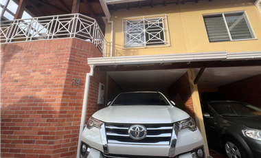 SE  ARRIENDA HERMOSA CASA EN VERSALLES 1