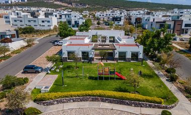 Casa con Roof Garden y Vista 360° al Valle · Zibatá · 300 m² · 3 Rec