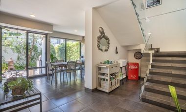 Casa con Roof Garden y Vista 360° al Valle · Zibatá · 300 m² · 3 Rec