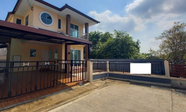 2-storey detached house for sale, Romruen Green Park project, newly renovated, near Phahon Yothin Road (Highway 1), complete with utilities.