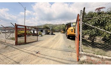 ARRIENDO LOTE GUABINAS SOBRE VIA PRINCIPAL YUMBO