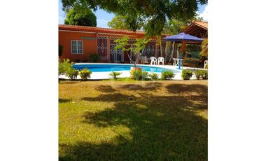 ALQUILO CASA AMOBLADA con piscina en Coronado $1.500 SEIS MESES Min