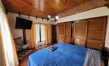 VENTA CHALET SOBRE LOTE 838m2 EN BARRIO COLINAS DE PERALTA RAMOS
