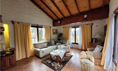 VENTA CHALET SOBRE LOTE 838m2 EN BARRIO COLINAS DE PERALTA RAMOS