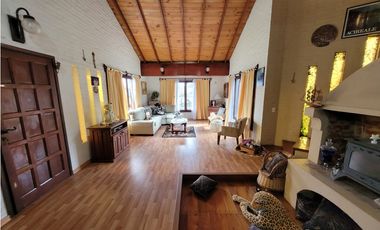 VENTA CHALET SOBRE LOTE 838m2 EN BARRIO COLINAS DE PERALTA RAMOS