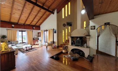VENTA CHALET SOBRE LOTE 838m2 EN BARRIO COLINAS DE PERALTA RAMOS