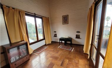 VENTA CHALET SOBRE LOTE 838m2 EN BARRIO COLINAS DE PERALTA RAMOS