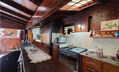 VENTA CHALET SOBRE LOTE 838m2 EN BARRIO COLINAS DE PERALTA RAMOS