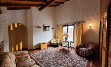 VENTA CHALET SOBRE LOTE 838m2 EN BARRIO COLINAS DE PERALTA RAMOS
