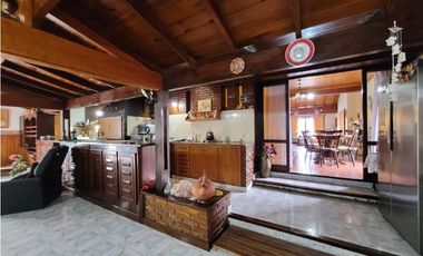 VENTA CHALET SOBRE LOTE 838m2 EN BARRIO COLINAS DE PERALTA RAMOS
