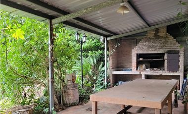 VENTA CHALET SOBRE LOTE 838m2 EN BARRIO COLINAS DE PERALTA RAMOS