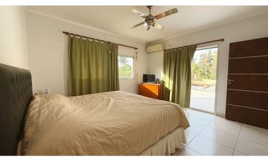 VENTA HERMOSA CASA, ZONA LA TOMA!