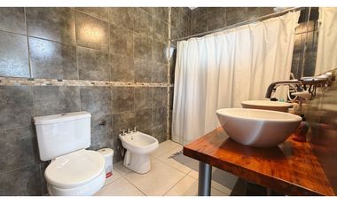 VENTA HERMOSA CASA, ZONA LA TOMA!
