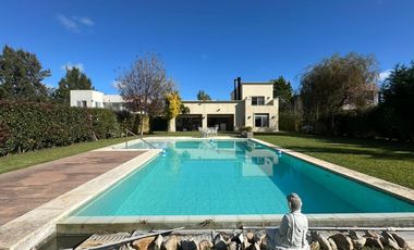 Casa en venta con 3 dormitorios en Miralagos
