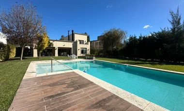 Casa en venta con 3 dormitorios en Miralagos