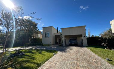 Casa en venta con 3 dormitorios en Miralagos