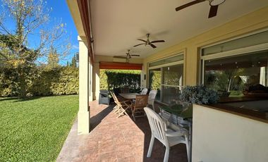Casa en venta con 3 dormitorios en Miralagos