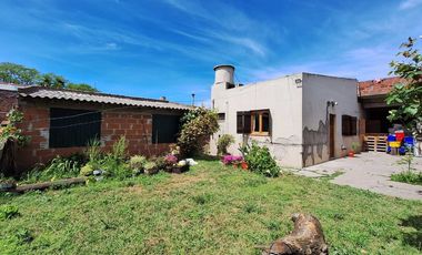Venta Casa 3 amb con parque más Galpón y Losa