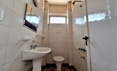 Venta Casa 3 amb con parque más Galpón y Losa