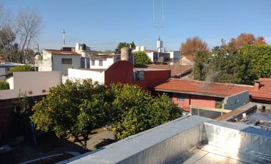 CASA EN VTA AMPLIAS DIMENSIONES MUY BIEN UBICADA.
