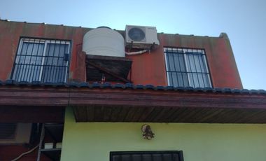 CASA EN VTA AMPLIAS DIMENSIONES MUY BIEN UBICADA.