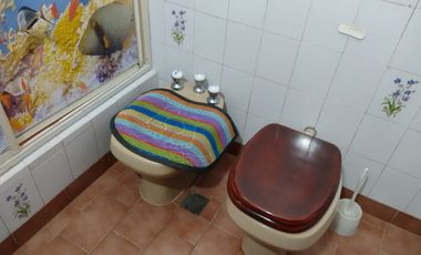 CASA EN VTA AMPLIAS DIMENSIONES MUY BIEN UBICADA.