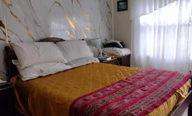 CASA EN VTA AMPLIAS DIMENSIONES MUY BIEN UBICADA.