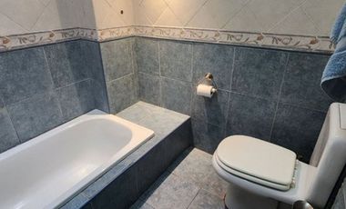 VENTA CASA 3 AMBIENTES LOTE EN ESQUINA TEMPERLEY