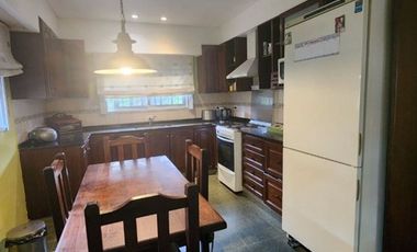 VENTA CASA 3 AMBIENTES LOTE EN ESQUINA TEMPERLEY