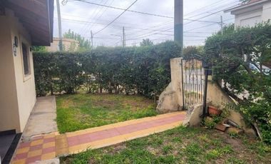 VENTA CASA 3 AMBIENTES LOTE EN ESQUINA TEMPERLEY