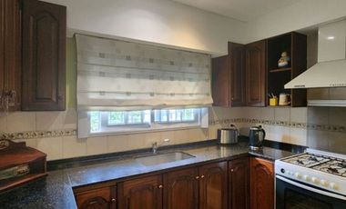 VENTA CASA 3 AMBIENTES LOTE EN ESQUINA TEMPERLEY