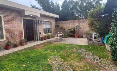 VENTA CASA 3 AMBIENTES LOTE EN ESQUINA TEMPERLEY
