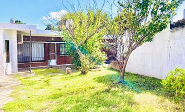 CASA EN VENTA EN BERAZATEGUI  EXCELENTE UBICACIÓN