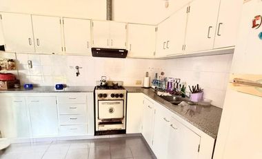 CASA EN VENTA EN BERAZATEGUI  EXCELENTE UBICACIÓN