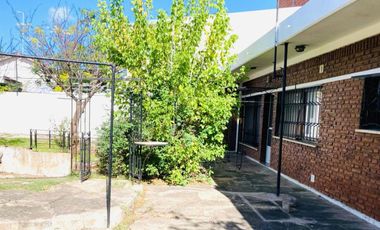 CASA EN VENTA EN BERAZATEGUI  EXCELENTE UBICACIÓN