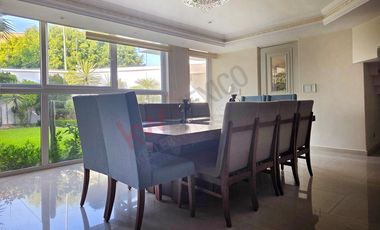 Renta Residencia Amueblada en Colinas del Bosque: Privacidad, Amplitud y Lujo en El Sur
