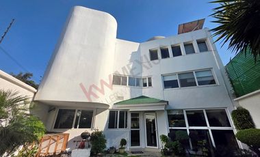 Renta Residencia Amueblada en Colinas del Bosque: Privacidad, Amplitud y Lujo en El Sur
