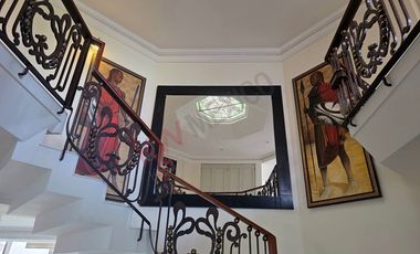 Renta Residencia Amueblada en Colinas del Bosque: Privacidad, Amplitud y Lujo en El Sur