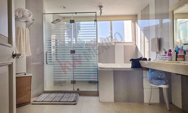Renta Residencia Amueblada en Colinas del Bosque: Privacidad, Amplitud y Lujo en El Sur