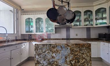 Renta Residencia Amueblada en Colinas del Bosque: Privacidad, Amplitud y Lujo en El Sur
