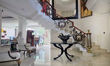 Renta Residencia Amueblada en Colinas del Bosque: Privacidad, Amplitud y Lujo en El Sur
