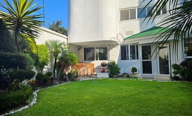 Renta Residencia Amueblada en Colinas del Bosque: Privacidad, Amplitud y Lujo en El Sur