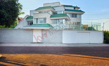 Renta Residencia Amueblada en Colinas del Bosque: Privacidad, Amplitud y Lujo en El Sur