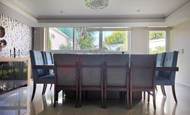 Renta Residencia Amueblada en Colinas del Bosque: Privacidad, Amplitud y Lujo en El Sur