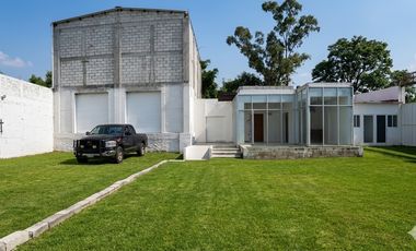 Bodega en Yecapixtla: 760m² Terreno con Oficinas y Acceso a Carretera